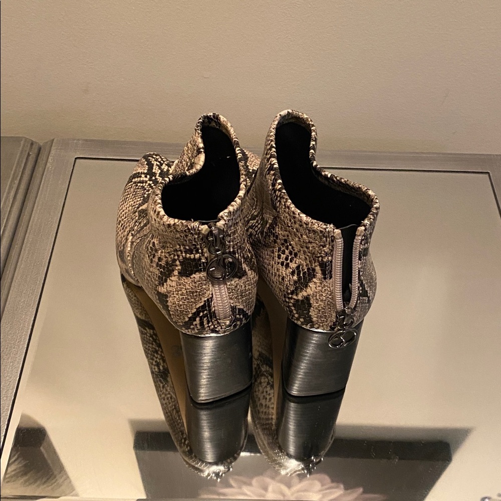 Chic Snakeskin Patterned Ankle Boots - image 4